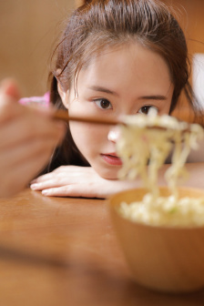 阴差阳错1∨1H笔趣阁